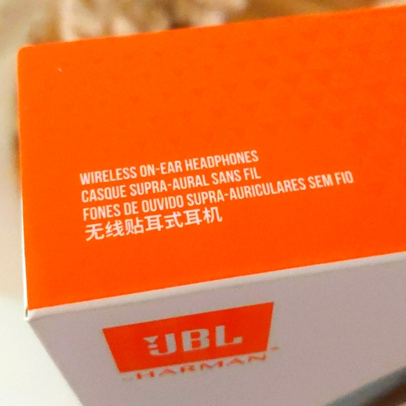 JBL💥NWT💥 TUNE 520BT - wireless headphones new inbox never opened! A+ - Picture 6 of 11
